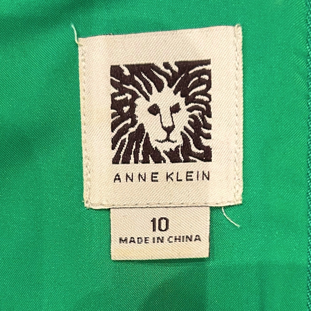 Anne Klein Emerald Green Sleeveless Dress. Size 10 - Picture 4 of 4